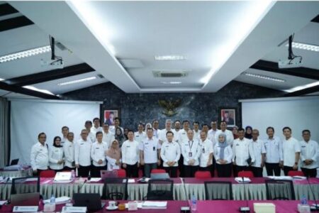 Evaluasi Kinerja Triwulan Ke 2, Pj Bupati Pringsewu Paparkan Program Prioritas Kepada Kemendagri RI