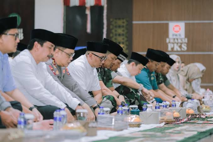 Gubernur Lampung, Rahmat Mirzani Djausal,Gelar Doa Bersama Demi Kedamayan Lampung